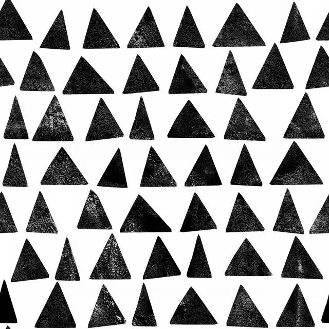 Triangles Black & White